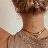 Tatuaje Planeta con Luna y Ramas
