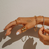 Tatuaje Nube con Smiley