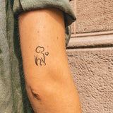 Tatuaje Perro Sentado