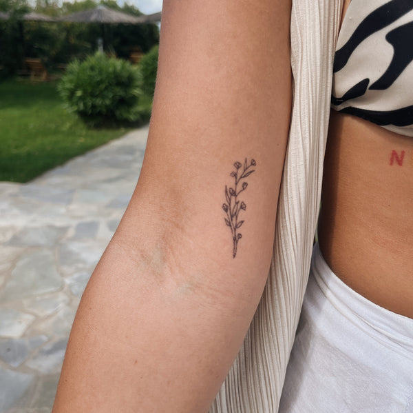 Tatuaje Tallo con Flores