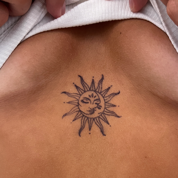 Tatuaje Abrazo Sol y Luna