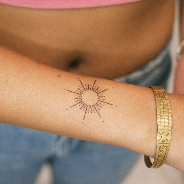 Tatuaje Sol Artístico
