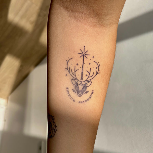 Tatuaje Harry Potter Expecto Patronum con Ciervo 