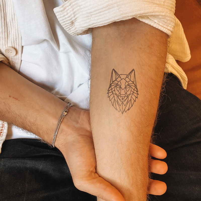 Tatuaje Cabeza de Lobo Geométrica