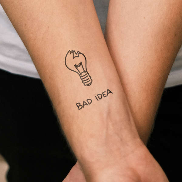 Tatuaje Bombilla Bad Idea