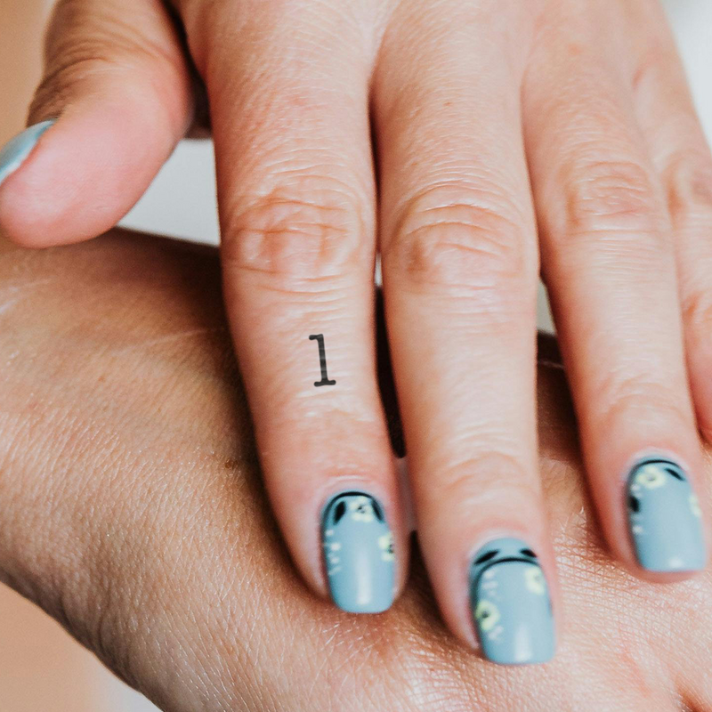 Tatuaje "l" minúscula