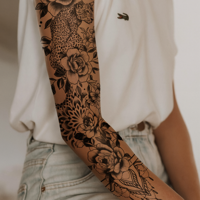 Tatuaje Manga Leopardo y flores