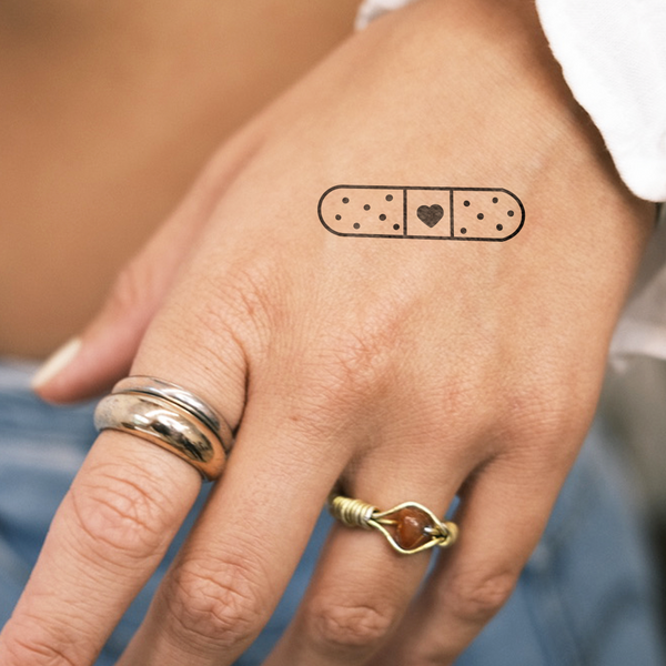 Tatuaje Tirita Corazón