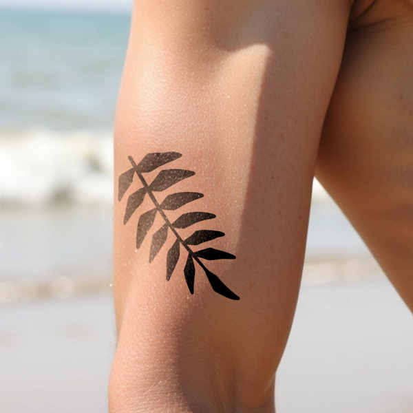 große Blätter Tattoo