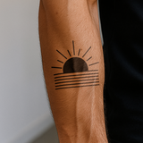 Tatuaje Amanecer geométrico