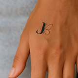 Tatuaje Mariposa con iniciales (A-Z)