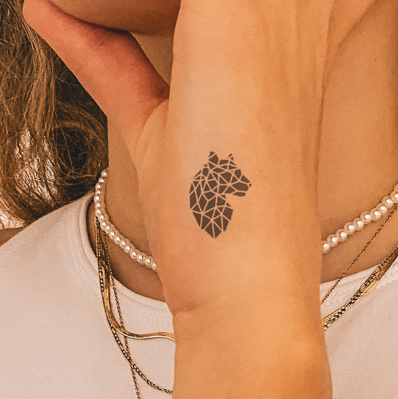 Tatuaje Perfil Cabeza de Tigre Geométrica