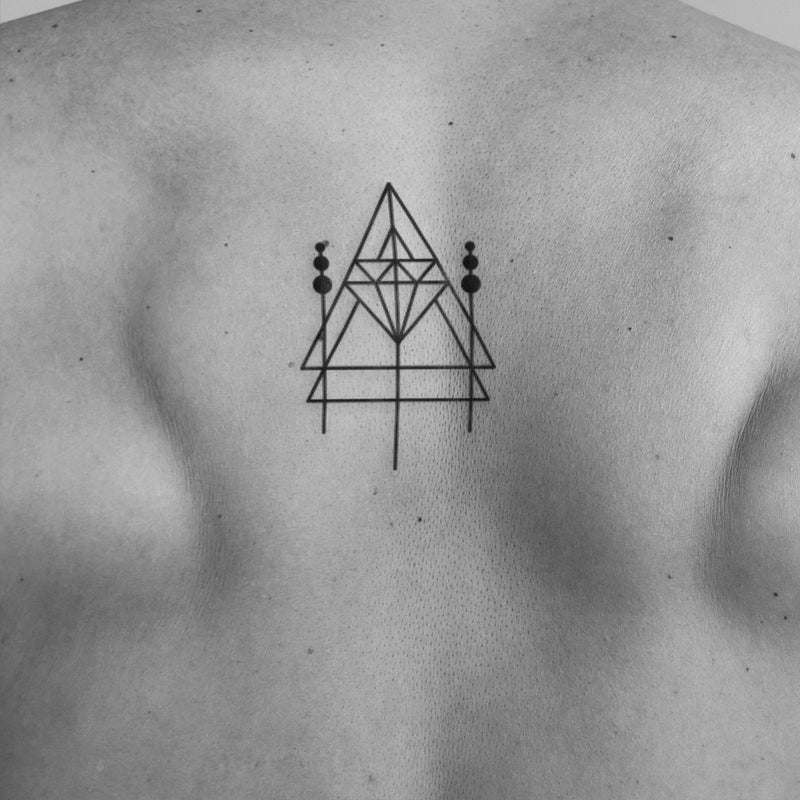 Tatuaje Diamante Triangular