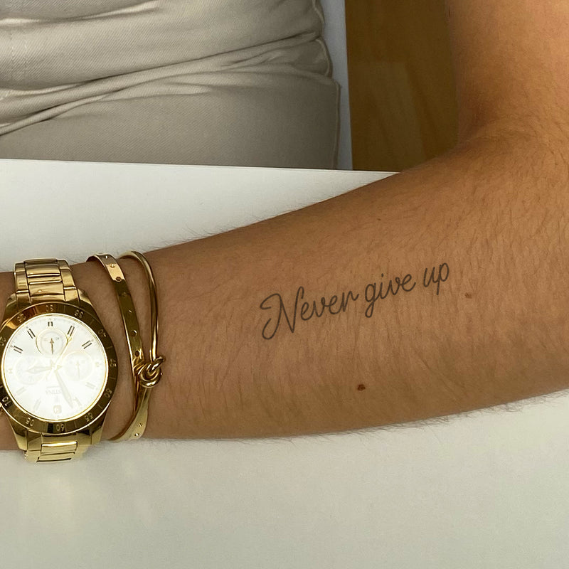 Tatuaje Never Give Up 